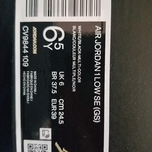 Air Jordan 1 Low Metallic (GS) - Picture 3 of 8